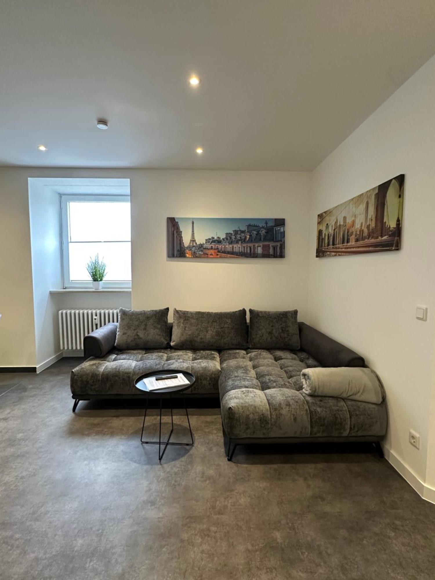 5-living Apartment