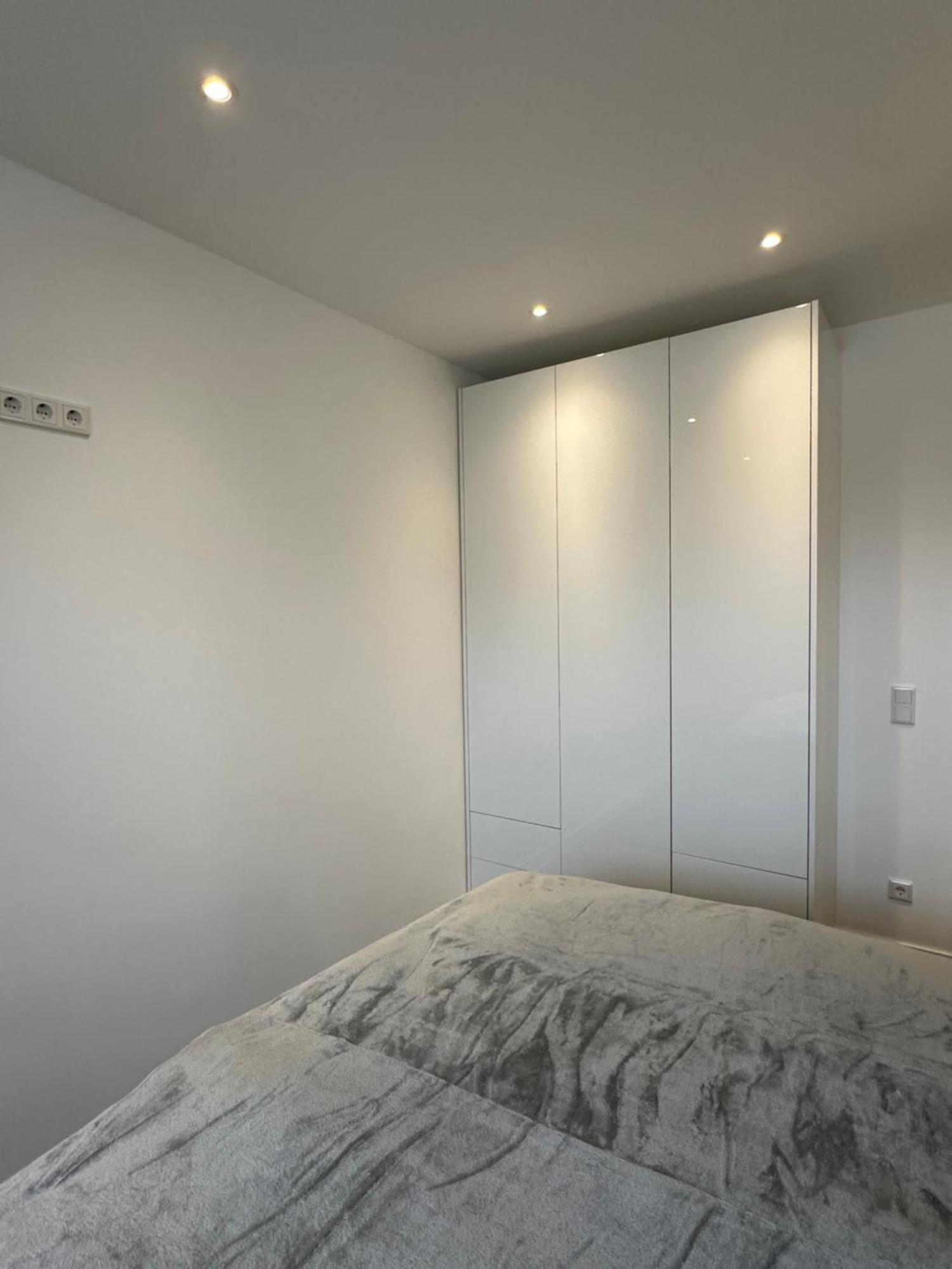 Apartment 5-living *