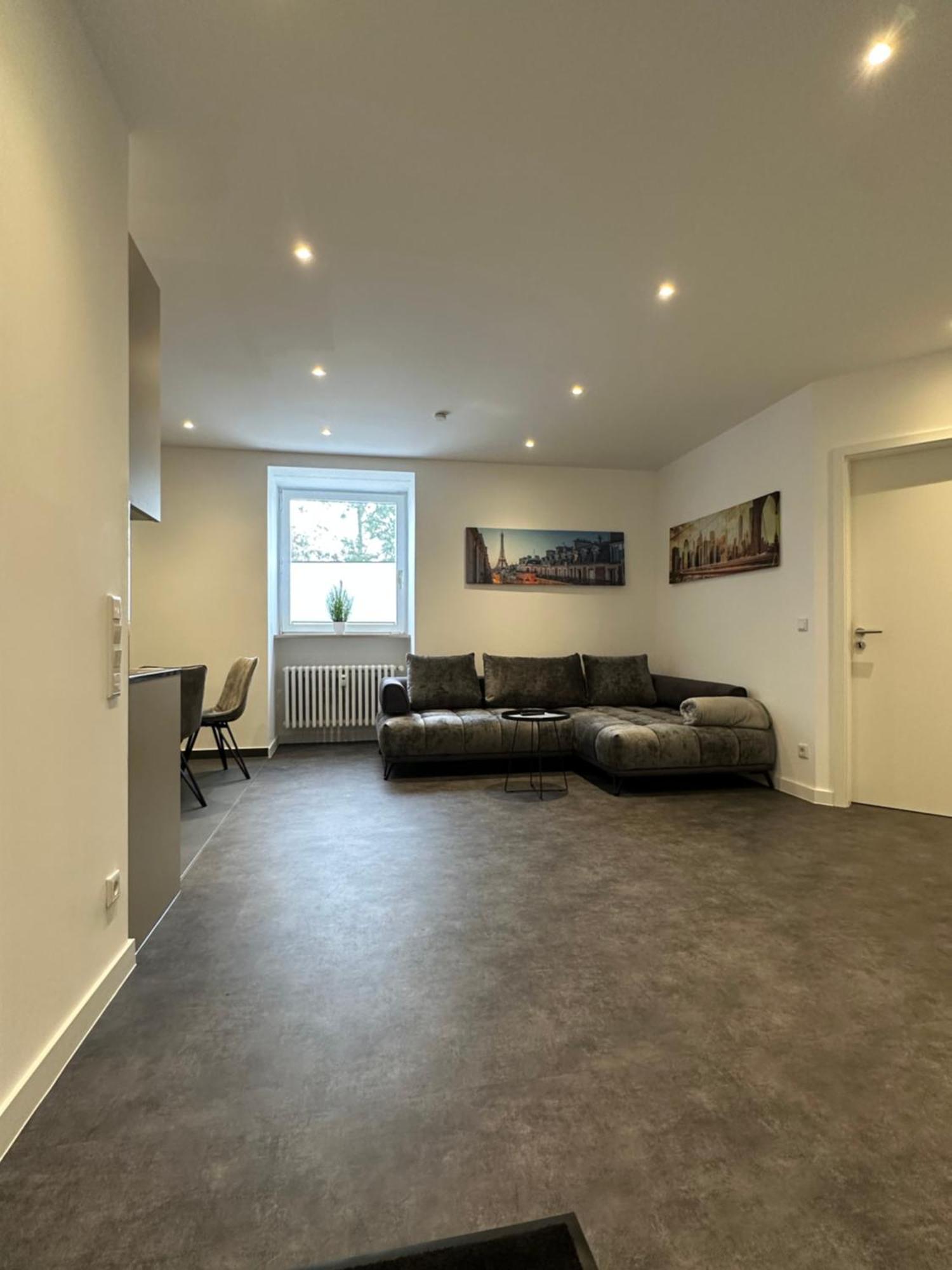 5-living Apartment *
