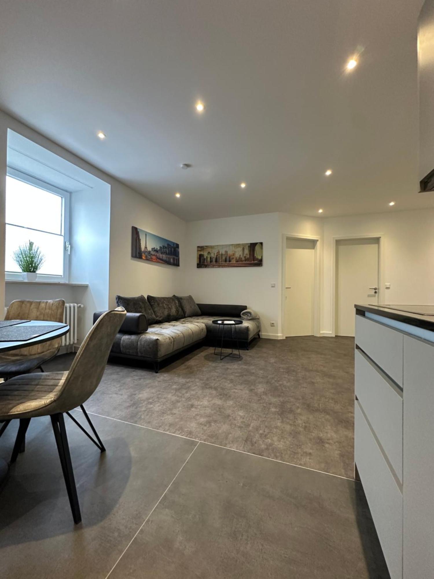 Apartment 5-living